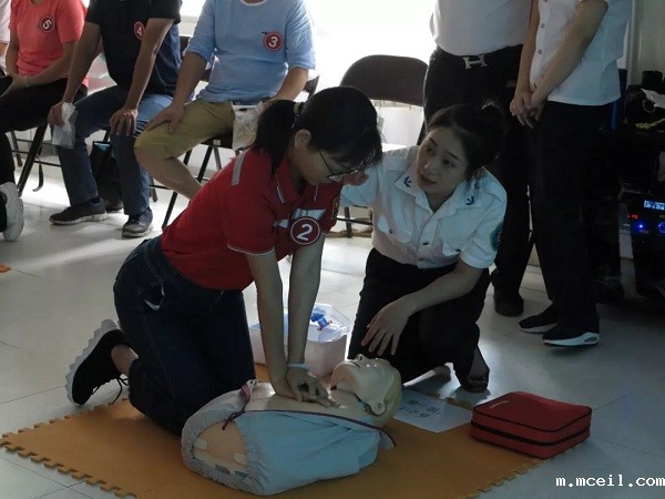 1566875676909433.jpg 640.webp (5).jpg